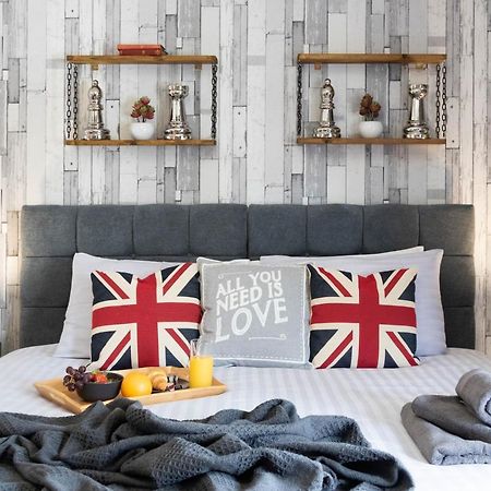 Cosy 3 Bedroom House - Private & Central - Ultra Wifi Кэнтербари Экстерьер фото