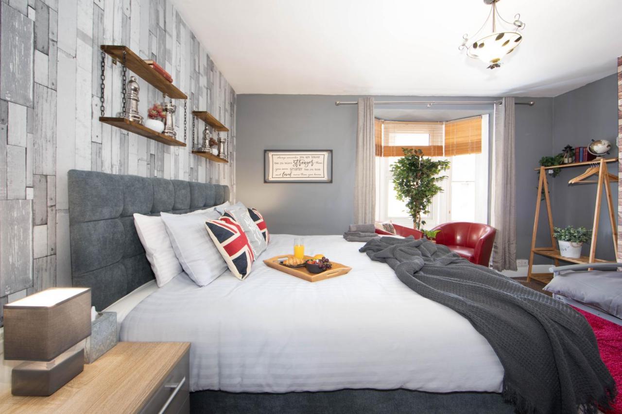 Cosy 3 Bedroom House - Private & Central - Ultra Wifi Кэнтербари Экстерьер фото